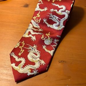 Dunhill vintage men’s tie. 100% Silk. Red with dragons. Like new.